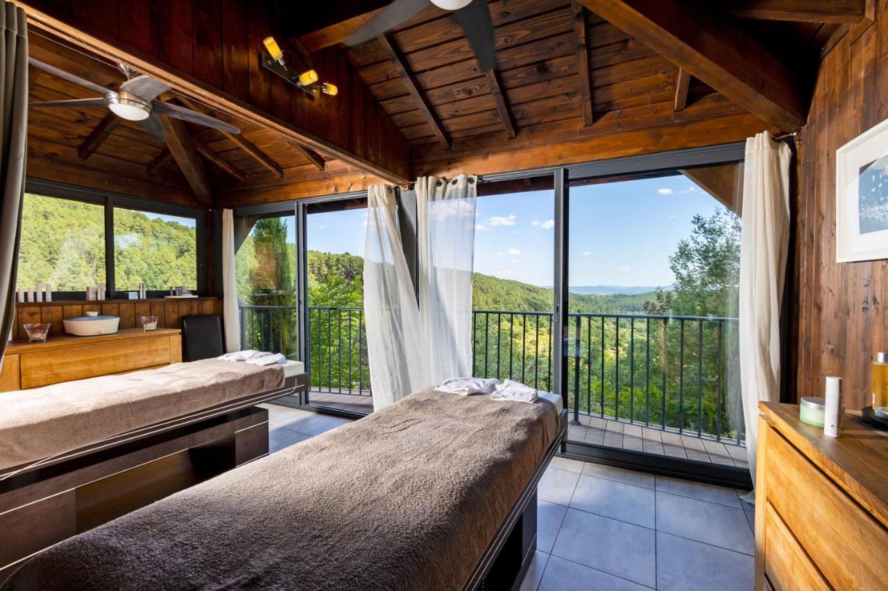 Domaine De Chalveches Hotel Spa 4* Faugeres  Exteriér fotografie