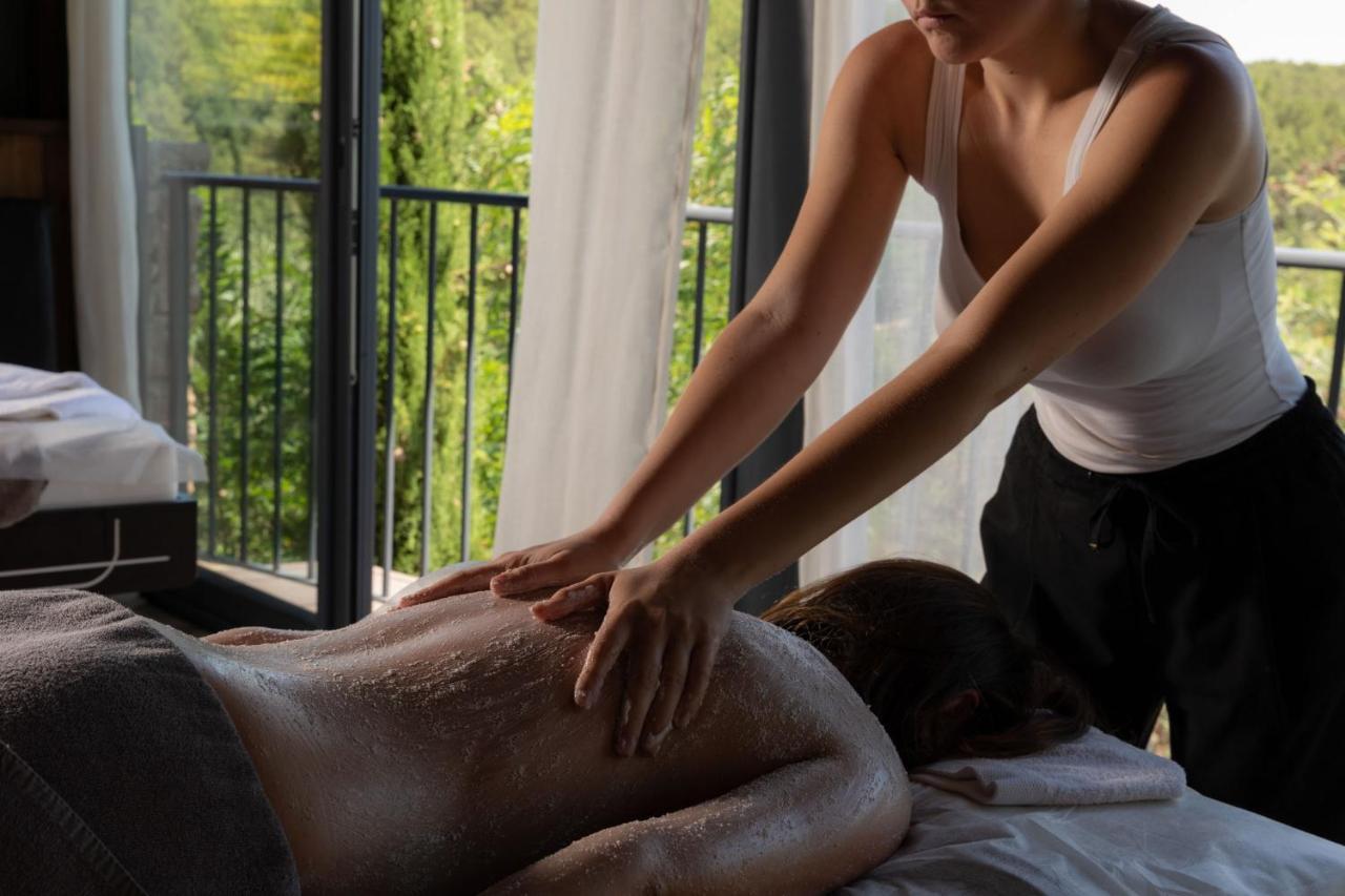 Domaine De Chalveches Hotel Spa 4* Faugeres  Exteriér fotografie