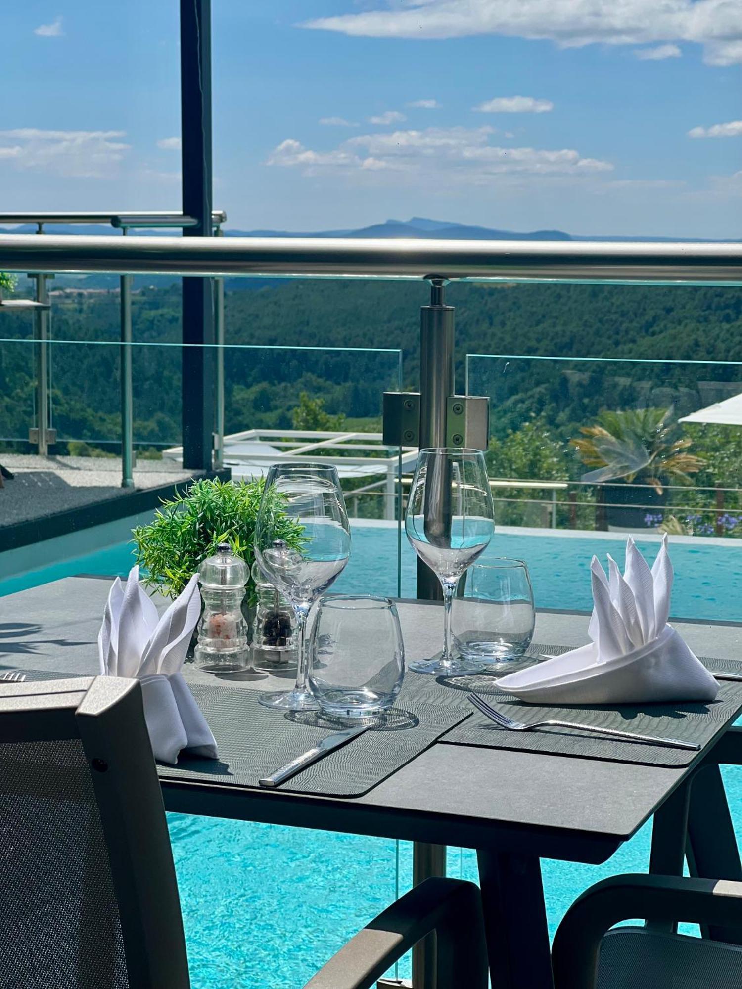 Domaine De Chalveches Hotel Spa 4* Faugeres  Exteriér fotografie